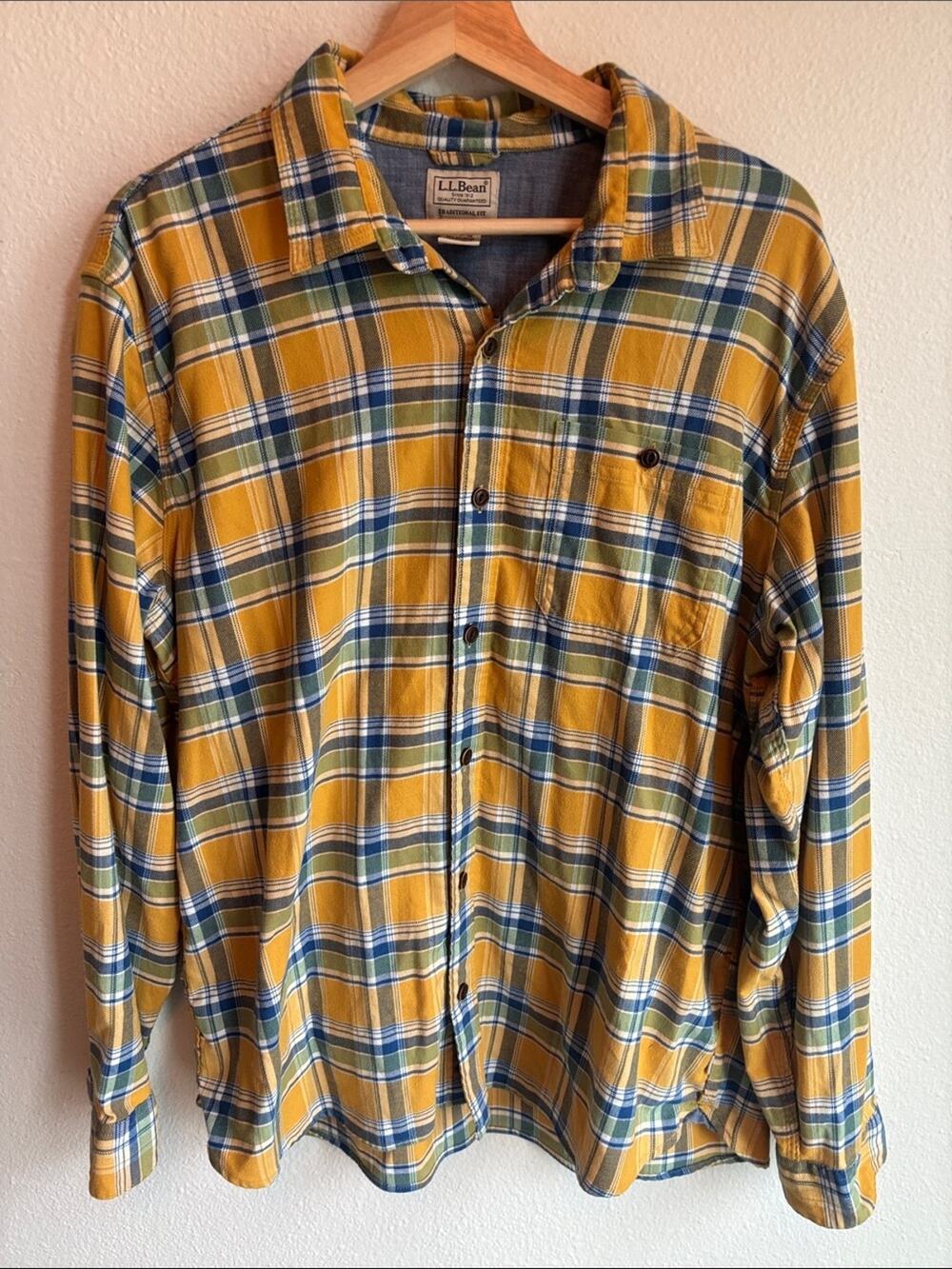 L.L. Bean Men's Traditional Flex All Season Plaid Button-Up Flannel Shirt Large